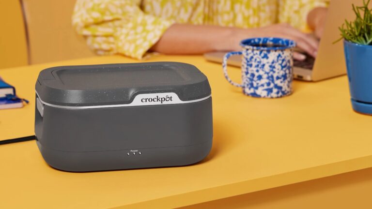 Crock-Pot GO: Electric Food Warmer and Lunch Box with Detachable Cord on Gadget Flow