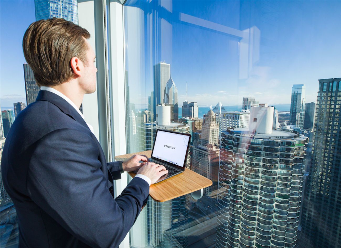 DeskView Lightweight Standing Desk