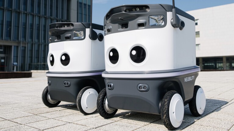 Neubie autonomous delivery robot by NEUBILITY can pass through the worst pedestrian traffic