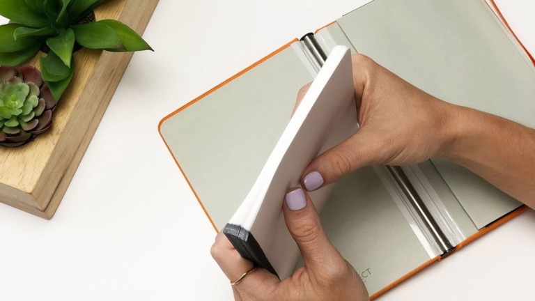 Rekonect G1 Magnetic Notebook lets you rearrange pages however you like