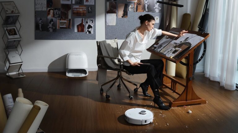 Roborock Qrevo Curv: Robot Vacuum with Redesigned Multifunction Dock on Gadget Flow