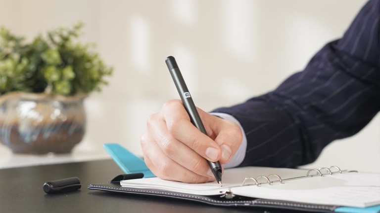 SyncPen 2nd Generation Smart Pen writing system lets you take notes effortlessly