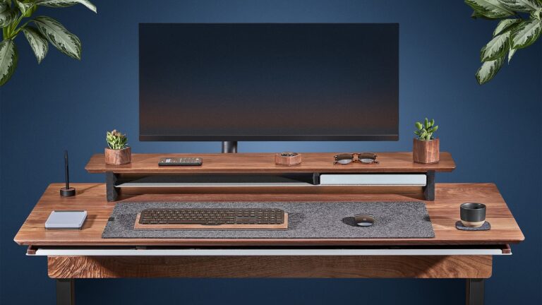 Grovemade Desk: A Wood Standing Desk Combining Both Form & Function on Gadget Flow