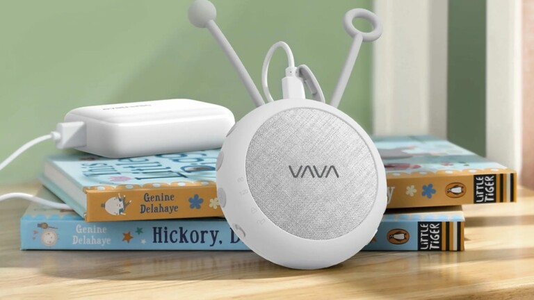 VAVA Twinkle Soother baby sound machine plays calming audio at home and on the go