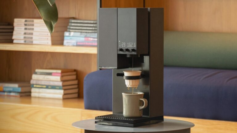 xBloom Studio: Intelligent Coffee Machine with a Grinder, Brewer, and Scale on Gadget Flow